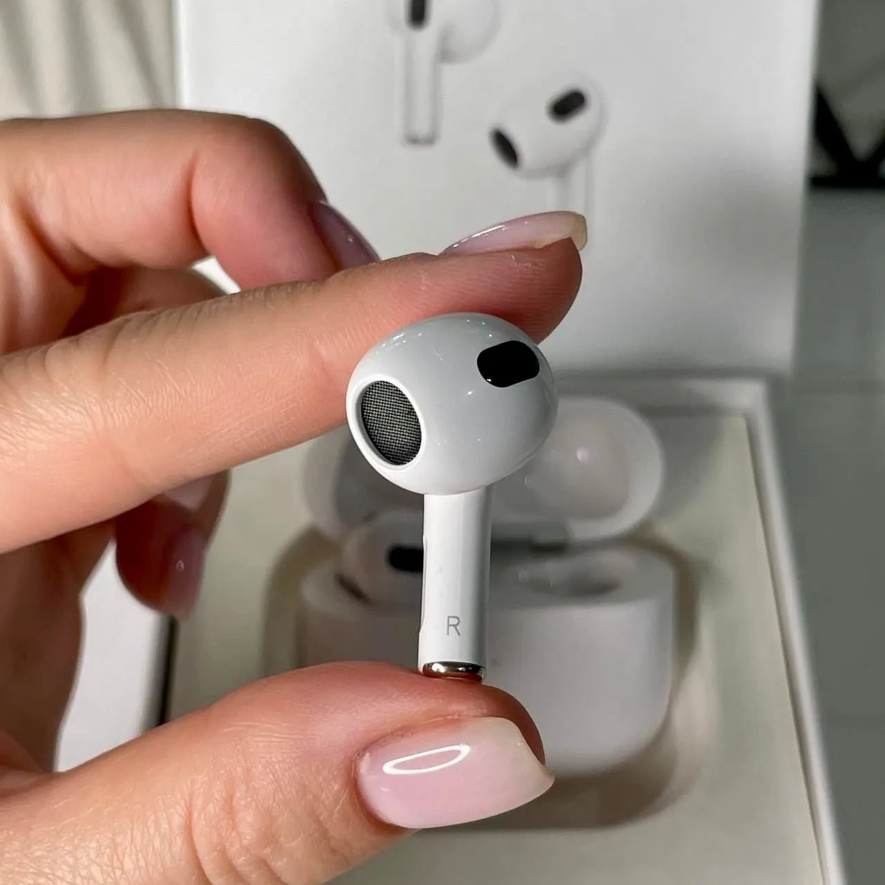 Airpods Pro 3rd Generation (Lightning Cable)