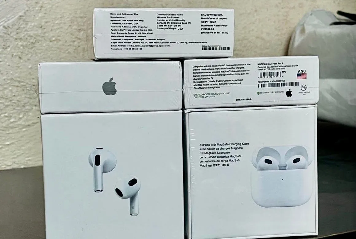 Airpods Pro 3rd Generation (Lightning Cable)