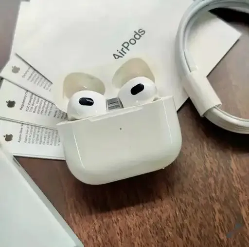 Airpods Pro 3rd Generation (Lightning Cable)