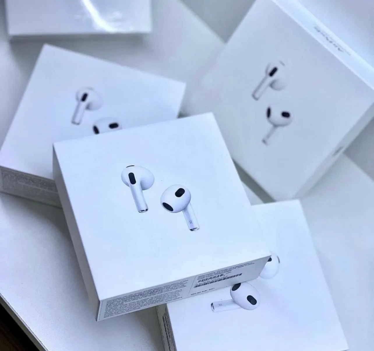 Airpods Pro 3rd Generation (Lightning Cable)