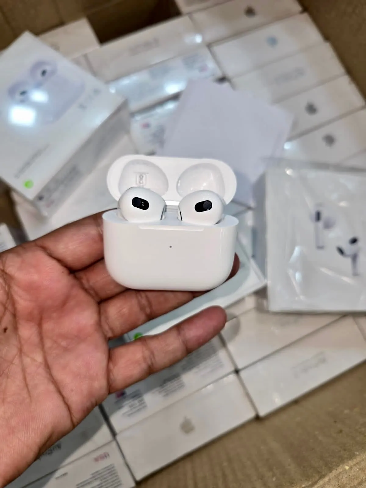 Airpods Pro 3rd Generation (Lightning Cable)